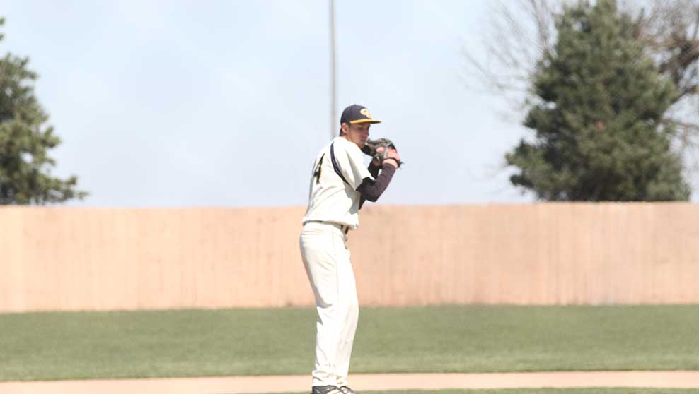Yellowjackets Drop Two in Twin Bill Against Grand View