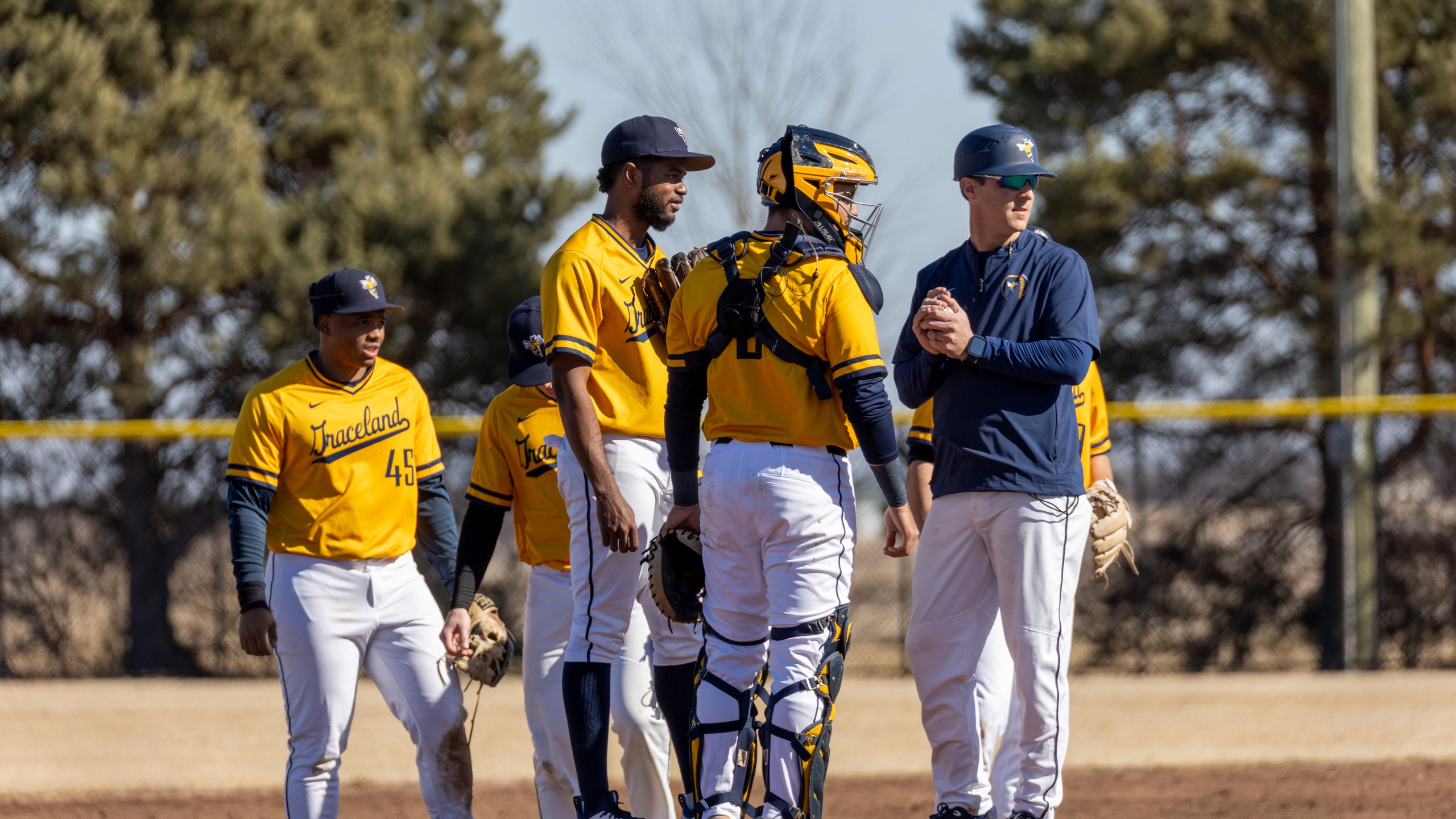 Graceland Drops Twin Bill to Bulldogs Despite Early Offensive Surge