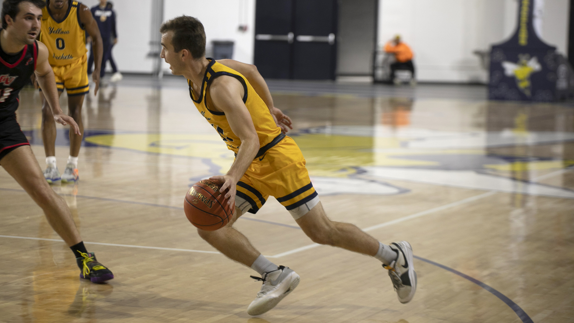Men&rsquo;s Basketball Caged Peru State
