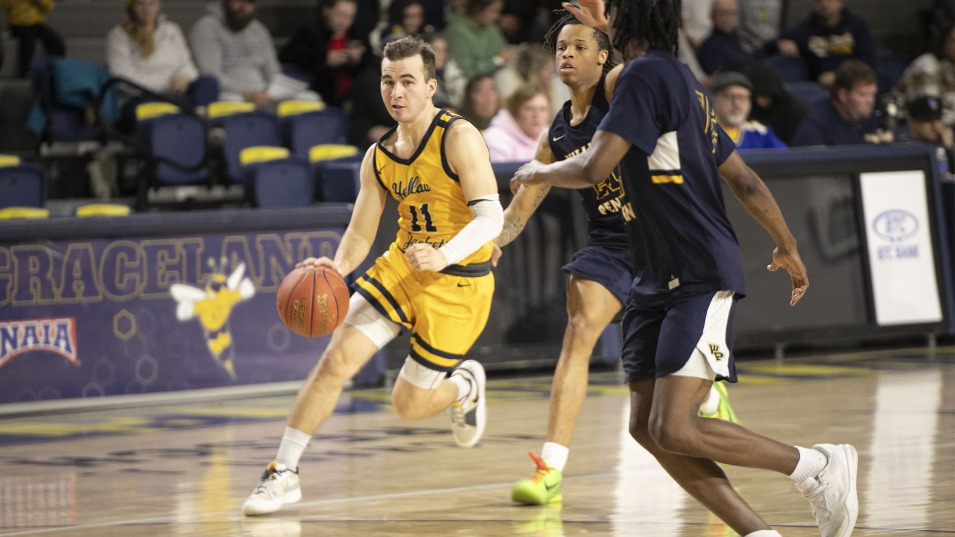 Men&rsquo;s Basketball Fall to Clarke