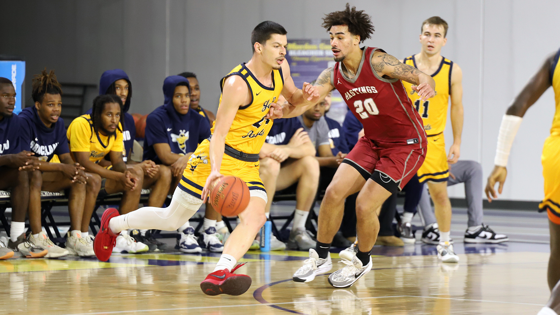 Men&rsquo;s Basketball Takes Down Hastings
