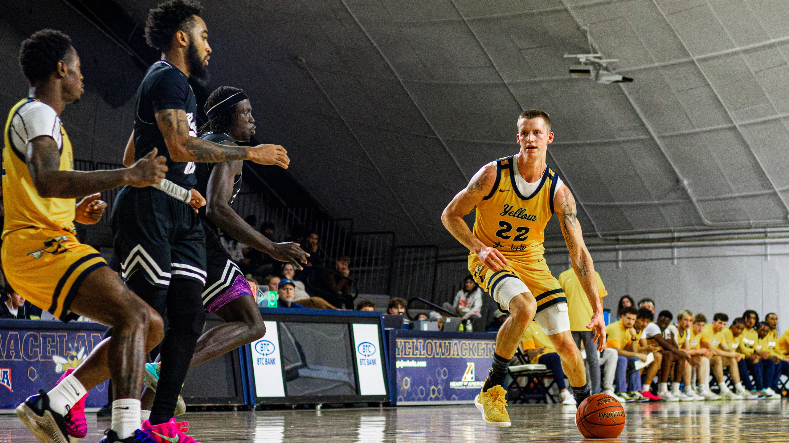 GU Stays Hot, Extends Win Streak to Six with Convincing Road Win