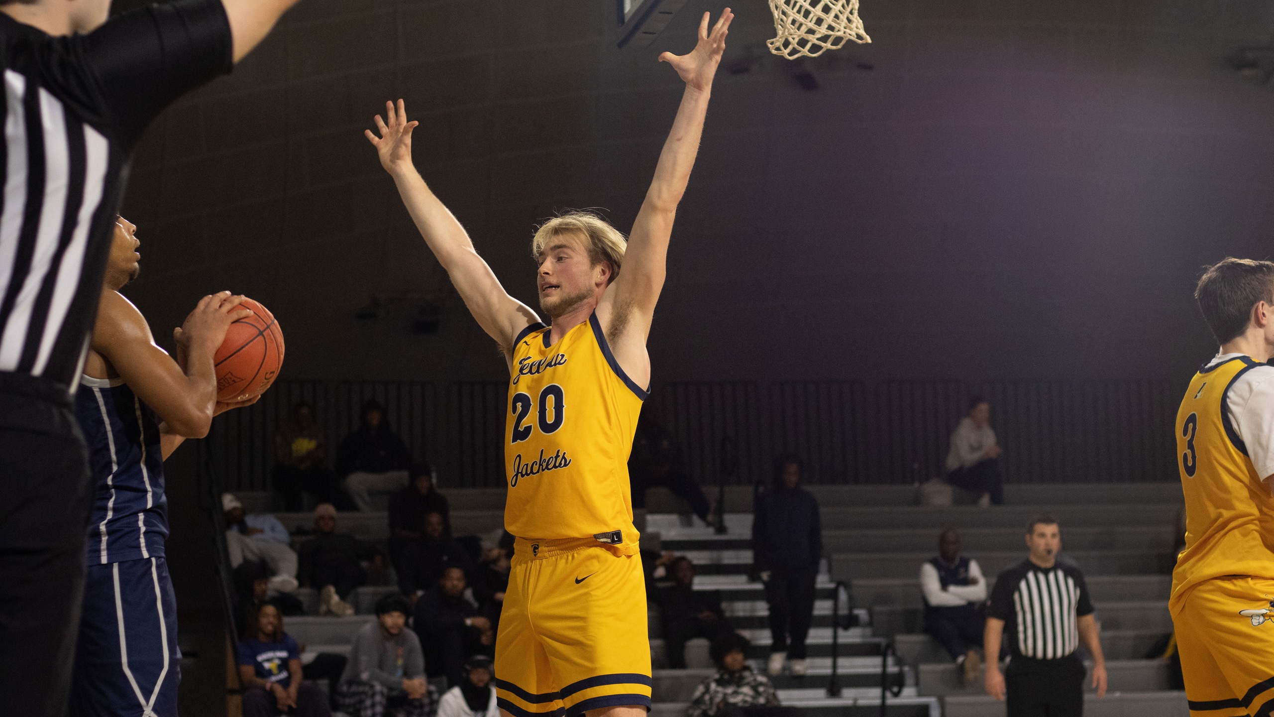 No. 20 Graceland Outlasts MidAmerica Nazarene, 72-65 in Road Matinee