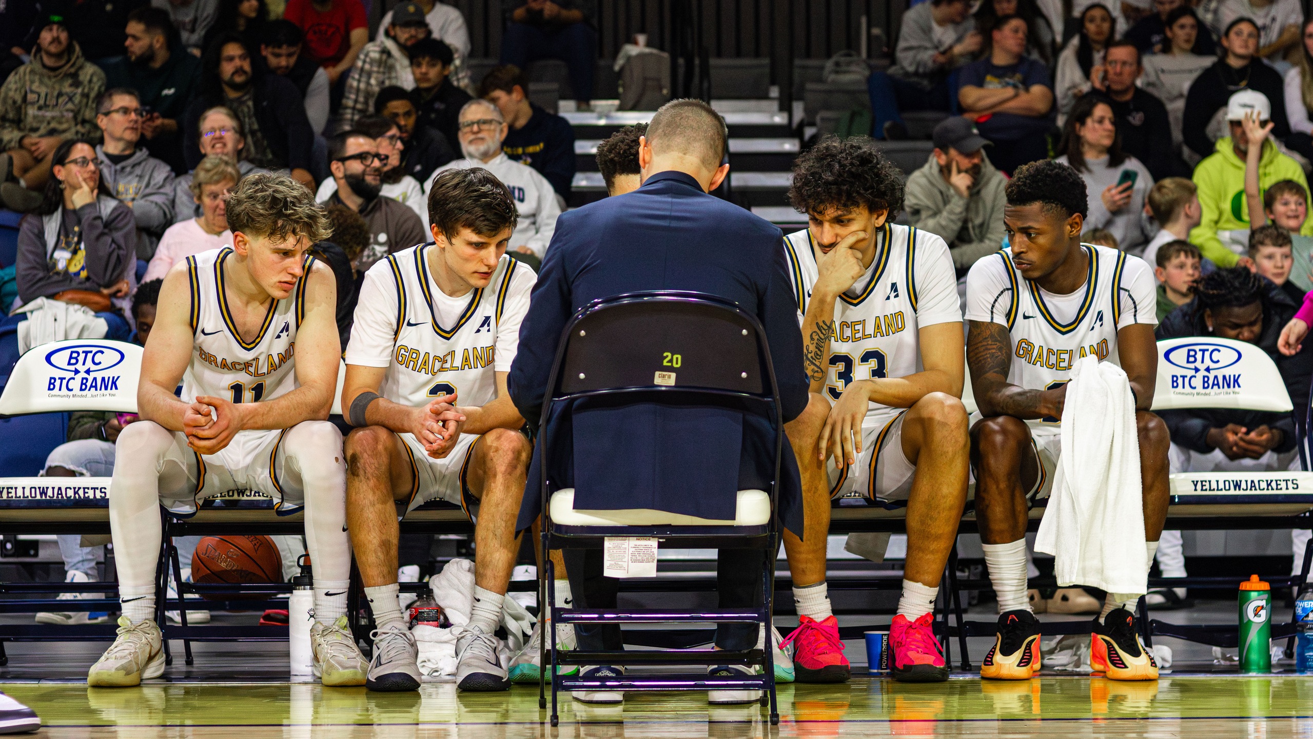 Yellowjackets Control Glass, Clamp Down Defensively in 89&ndash;61 Road Win at William Woods