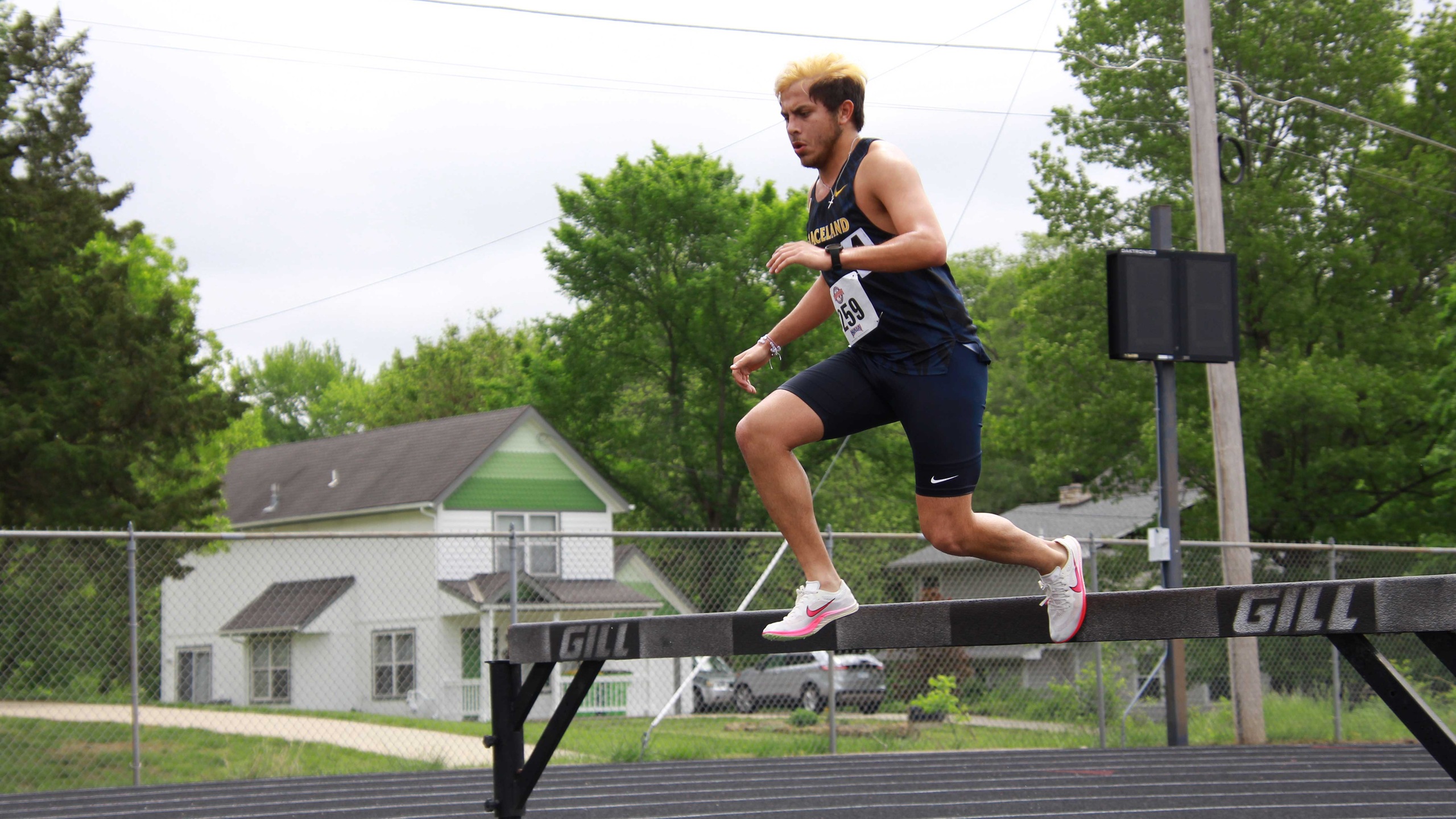 Graceland Men&rsquo;s Track Posts Strong Marks at Grand View Invitational