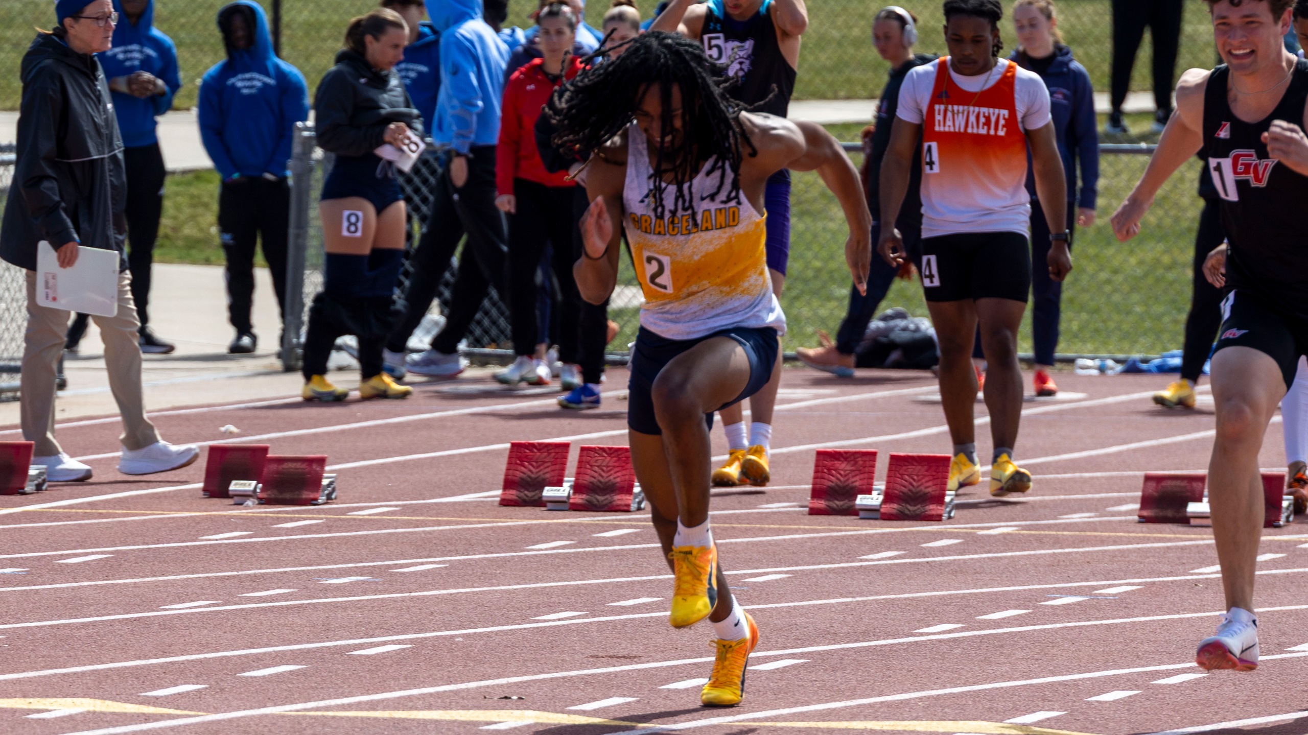 Taylor, Milks Lead Graceland Men at Grand View Viking Classic