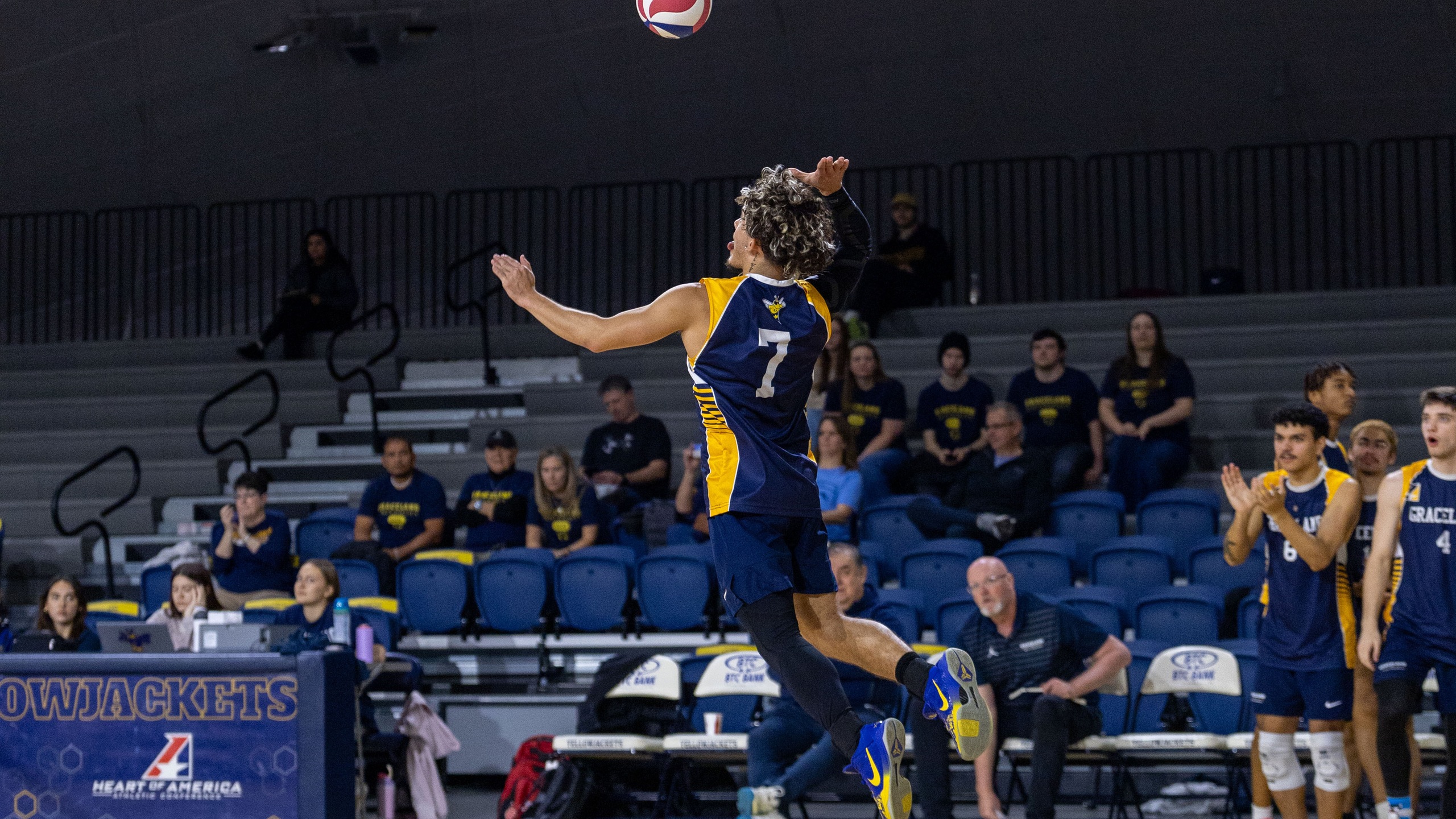 Mount Mercy Sweeps Graceland in HAAC Men&rsquo;s Volleyball Match