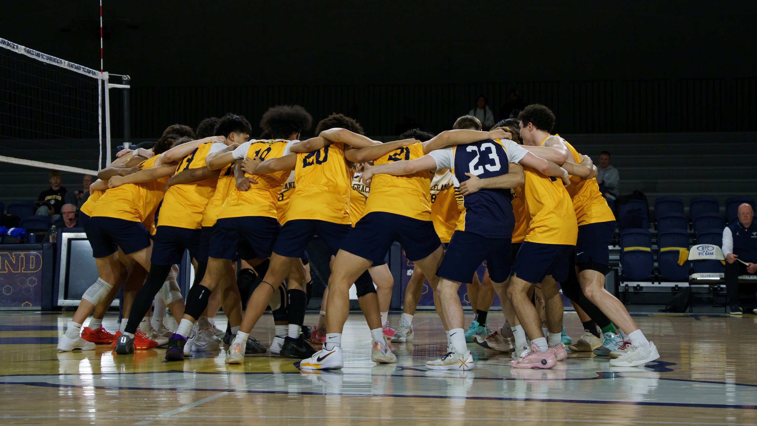 Yellowjackets Fall to Ottawa in Non-Conference Matchup