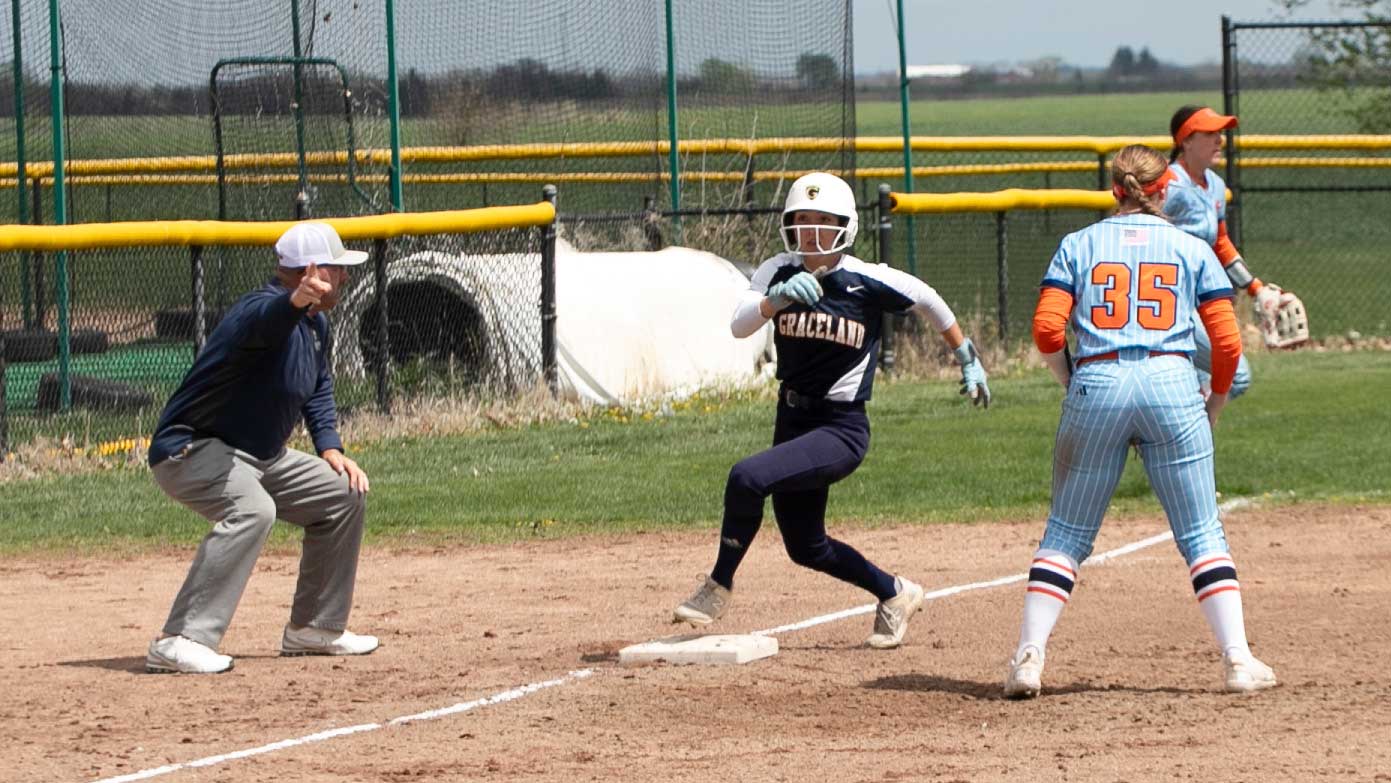 Graceland Softball Splits Doubleheader at Top Gun Invite