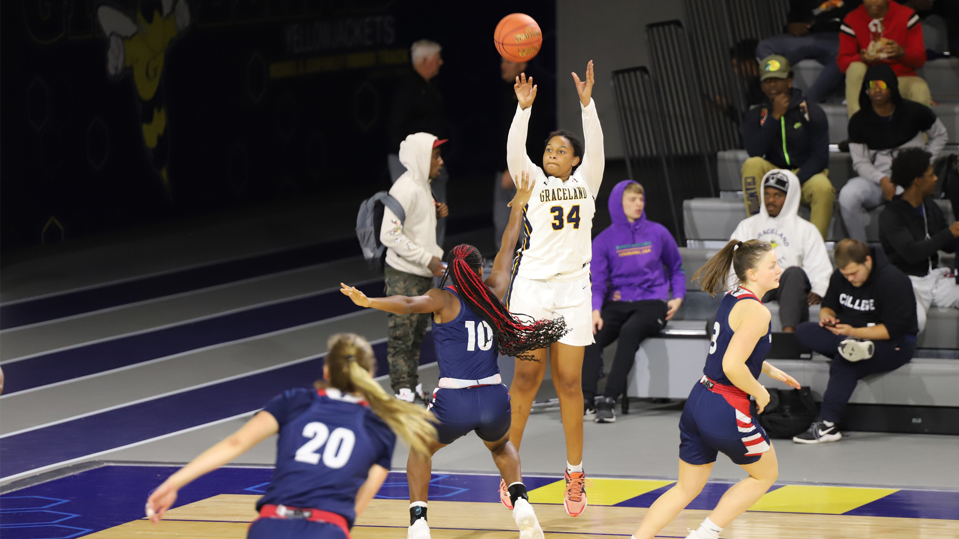 Women&rsquo;s Basketball Took Down Viterbo on Opening Day