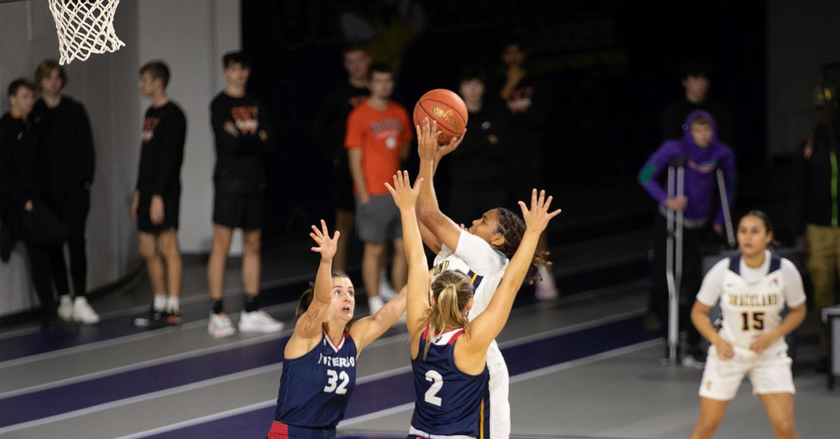 Women&rsquo;s Basketball Taken Down by Midland in Close Matchup