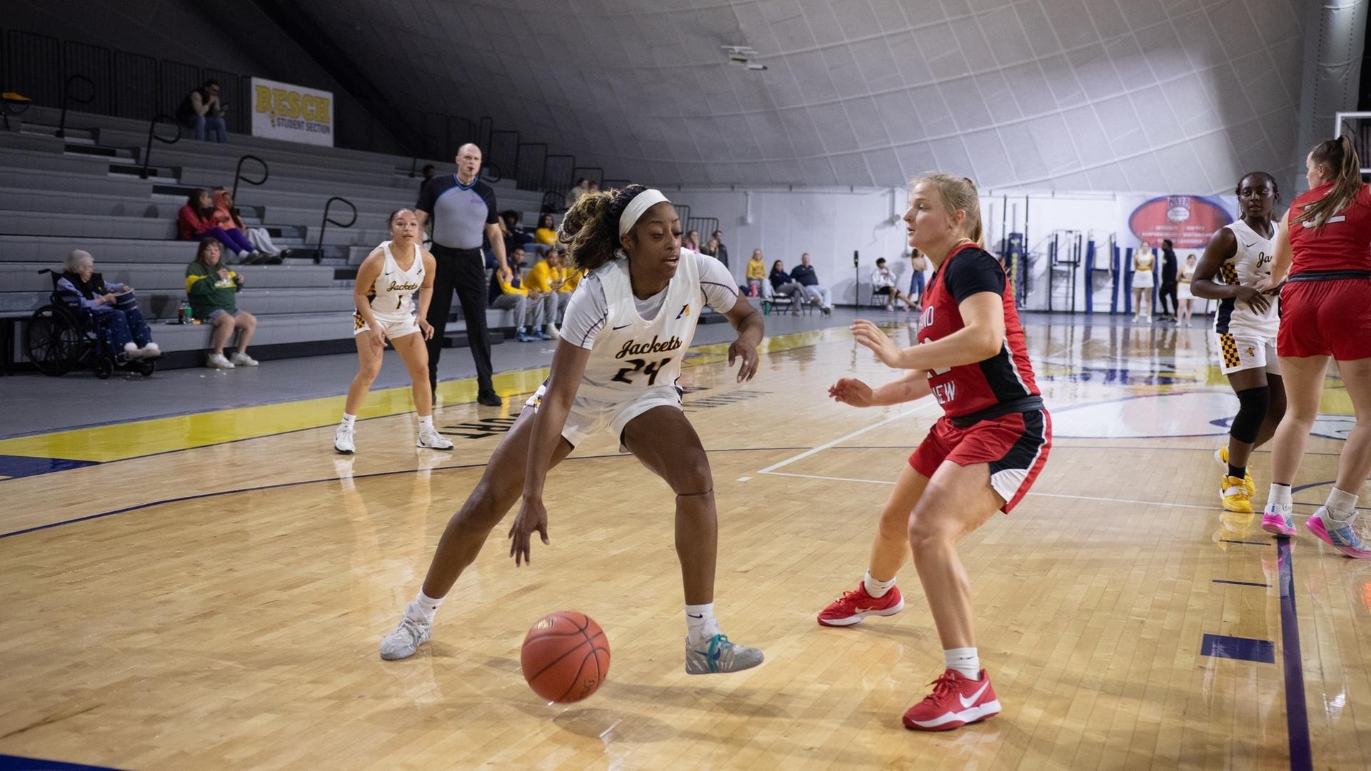 Grand View Pulls Away Early, Defeats Graceland 75-51 in Heart Clash