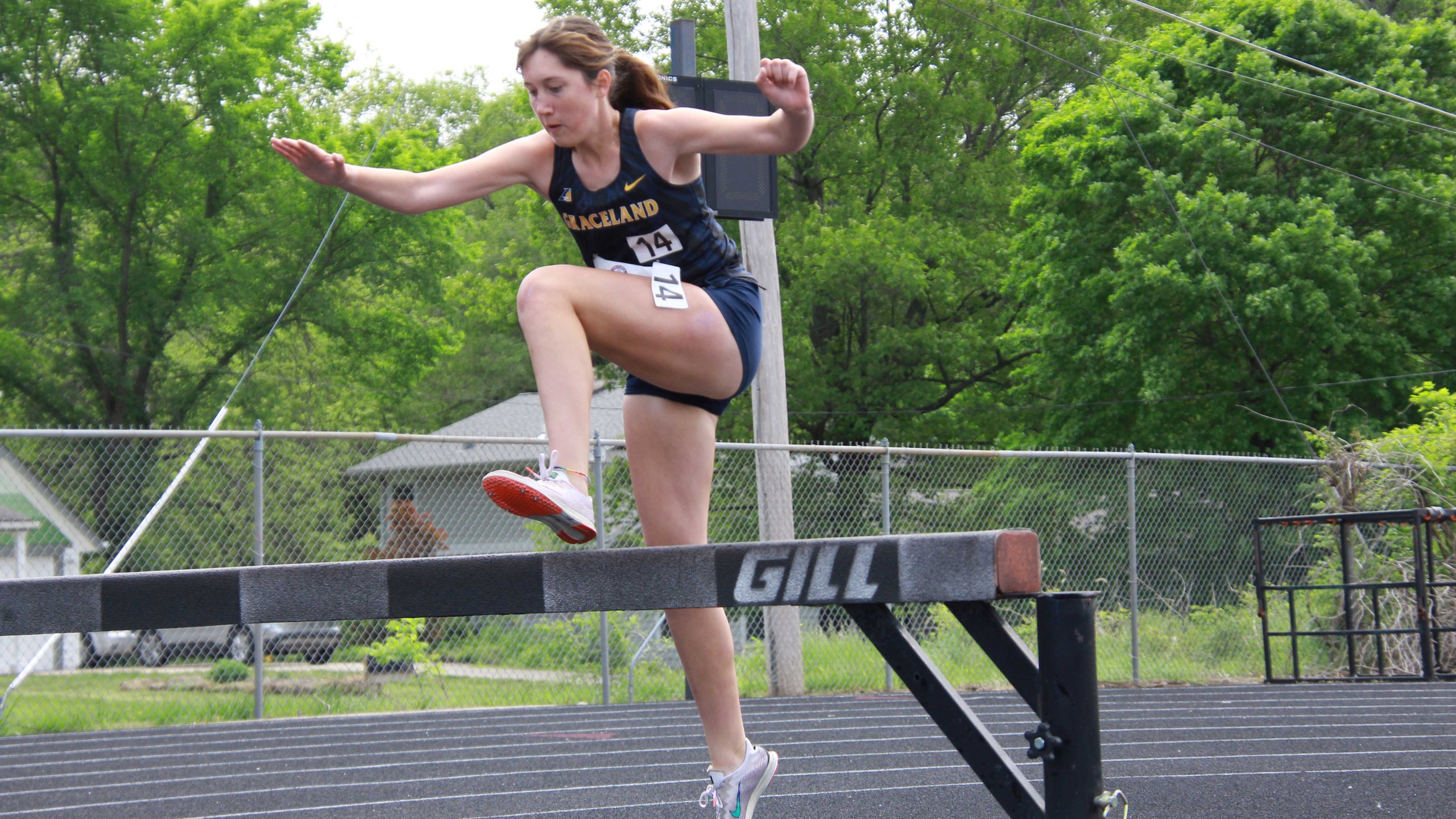 Women's Track Represents at Drake Relays, Shows Depth at Grand View Classic