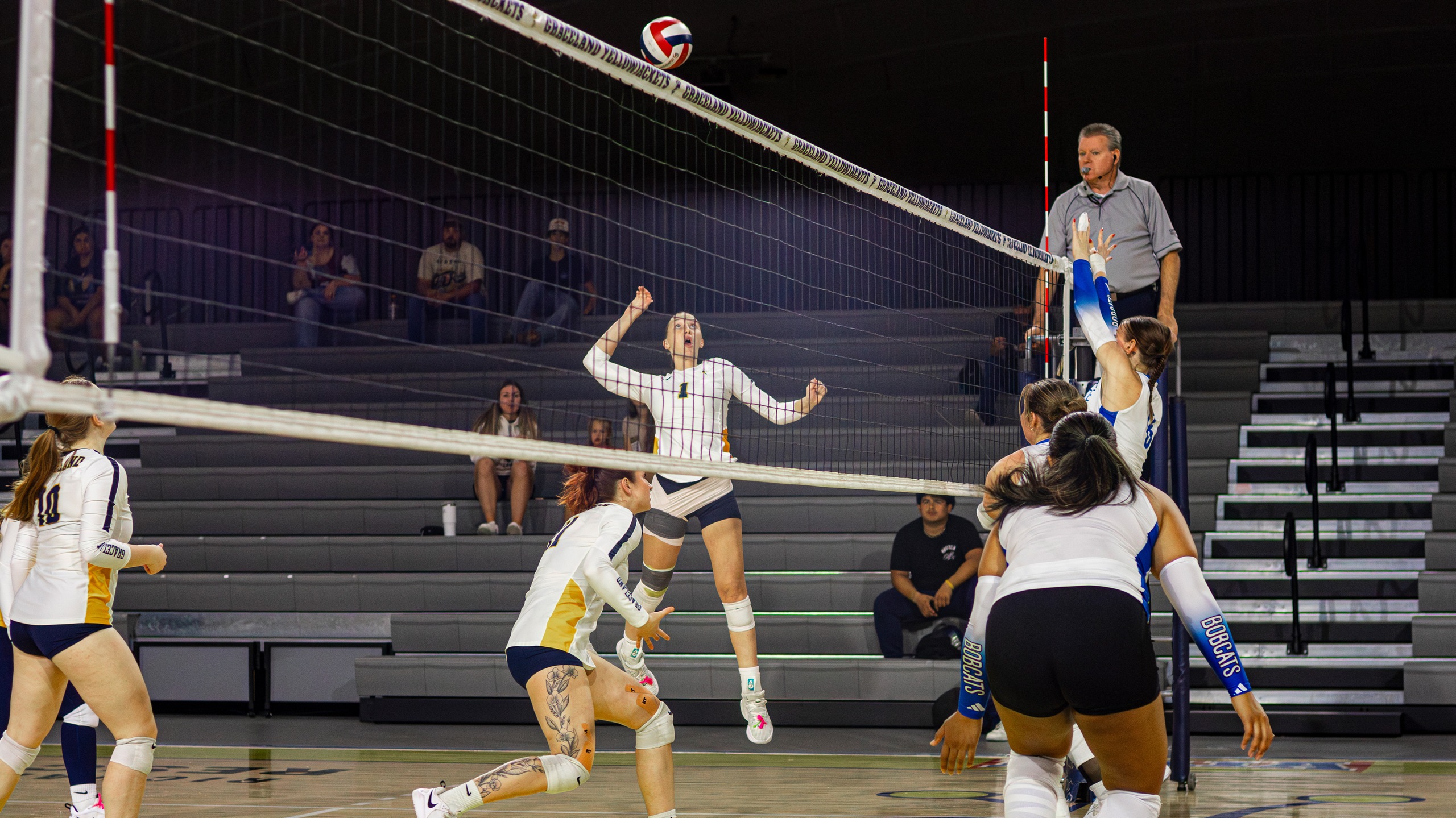 Graceland Volleyball Falls in Three Sets to William Penn on the Road
